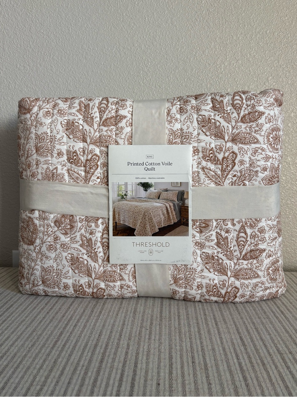 NWT King Printed Cotton Voile Tonal Floral Quilt Ivory/Camel - Threshold